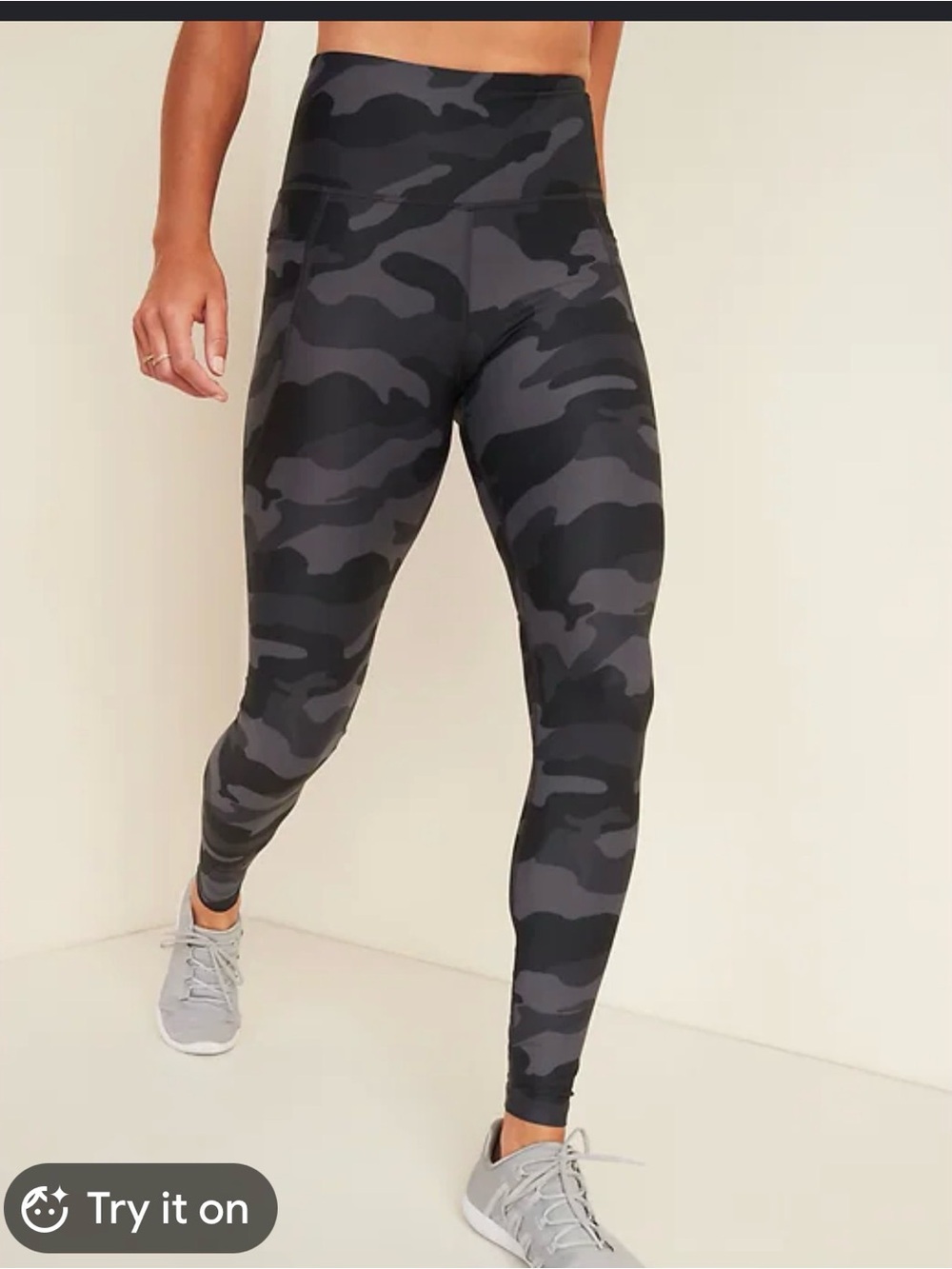 🐠 Old Navy Active High-Rise Camo Leggings in Black & Gray
